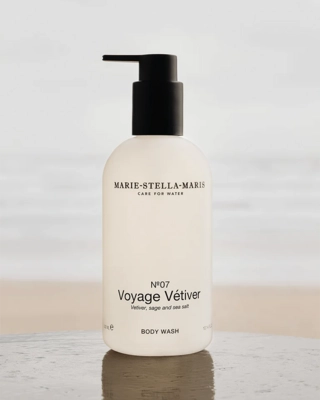 2---8720701162952BodyWashVoyageVetiver300mlmoodshot1768x960