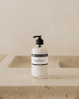 3---8720701166165_HandLotionVoyageVetiver250mlmoodshot1768x960