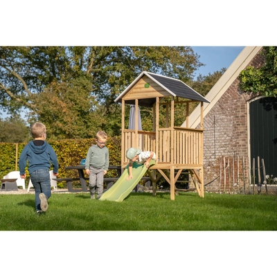 4---exit-panorama-300-houten-speelhuis-met-glijbaan (1)