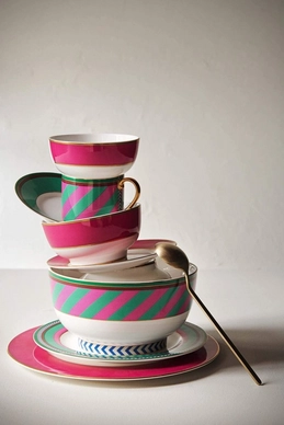 pip_studio_chique_fw2023_tableware_mix_match_stripes_pink_01_lr_1