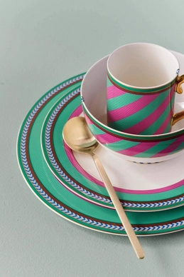 pip_studio_chique_fw2023_tableware_stripes_04_lr_1_1