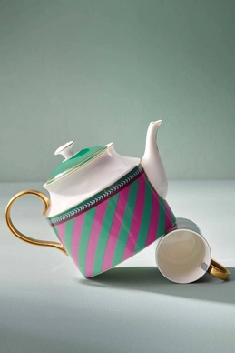 pip_studio_chique_fw2023_tableware_stripes_02_lr_1