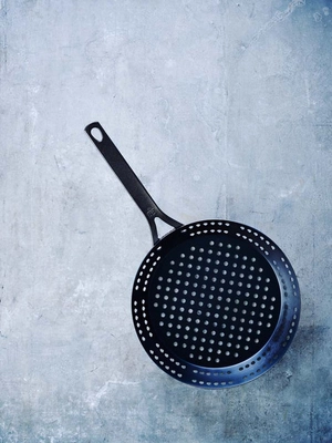 4---BK-Black_20Steel-BBQ_20frypan_20w-holes