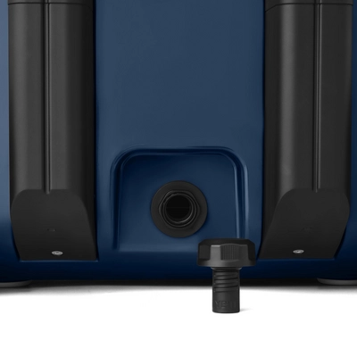 site_studio_hard_goods_Roadie_32_Navy_Detail_4390_Primary_B_2400x2400_fcd7f64b-e13f-46b9-8f5a-e8a894634fd1