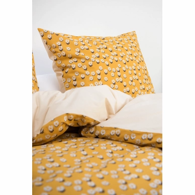 9---Daisy_2persoons_sunset_yellow_rgb-3584