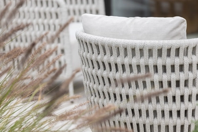 2024 Borek aluminium belt Rapallo lounge chair chalk white-taupe 6632 (detail 2)