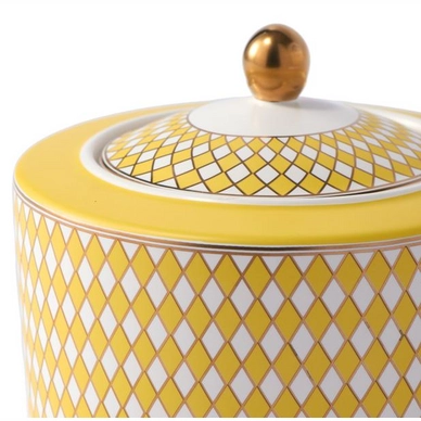 Jar-chess-M-yellow_04_detail