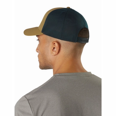 Logo-Trucker-Hat-Elk-Labyrinth-Back-View