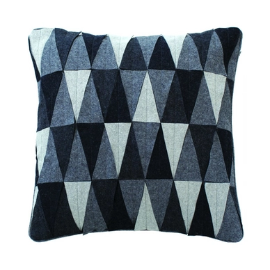 Sierkussen Margaret Muir Monochrome Triangle Black (45 x 45 cm)