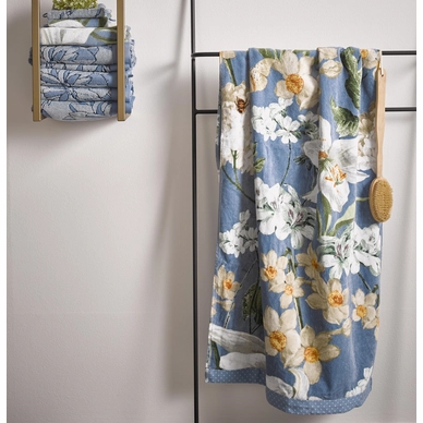ROSALEE_BLUE_TOWEL_SFEER_02_LR1