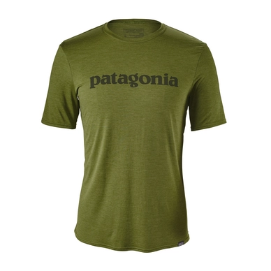 T-Shirt Patagonia Cap Daily Graphic Text Logo Sprouted Green Herren