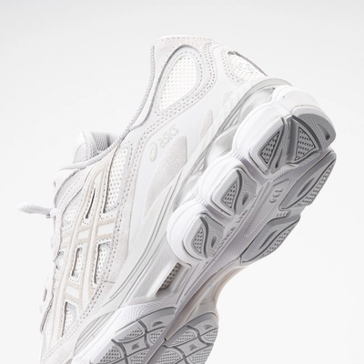 Asics montant on sale