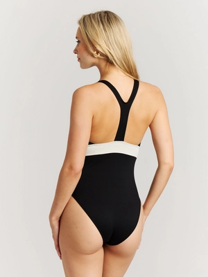 7---77661006_290_model_back-half_01