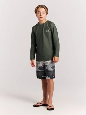 4---71861002_290_model_front-full_01