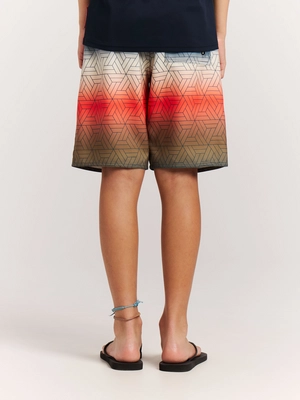 8---71861003_906_model_back-half_01