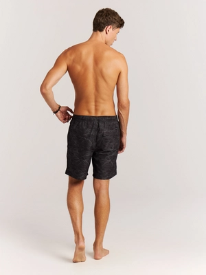 8---71761005_290_model_back-full_01