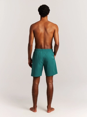 9---2719400_586_model_back-full_01