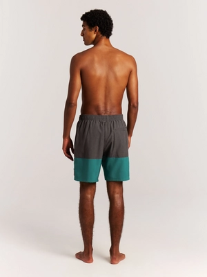 8---71761007_586_model_back-full_01