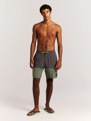 4---71761007_855_model_front-full_01