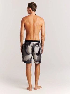 9---71761006_290_model_back-full_01