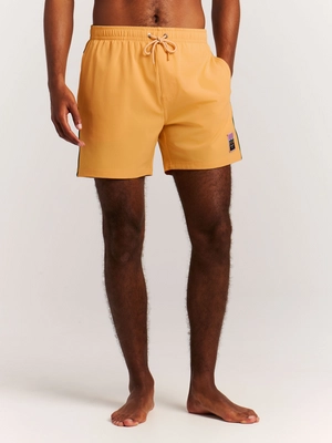5---71761018_320_model_front-half_01