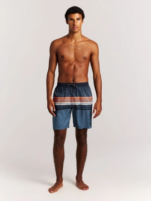 4---71761003_906_model_front-full_01