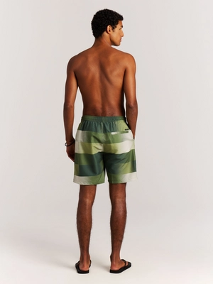 8---71761002_855_model_back-full_01