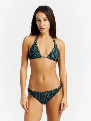 5---72661051_477_model_front-half_01