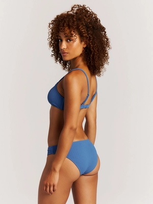 7---72661040_909_model_back-half_01