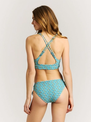 7---72661038_909_model_back-half_01