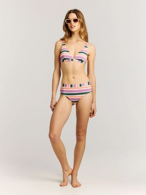4---72661003_843_model_front-full_01