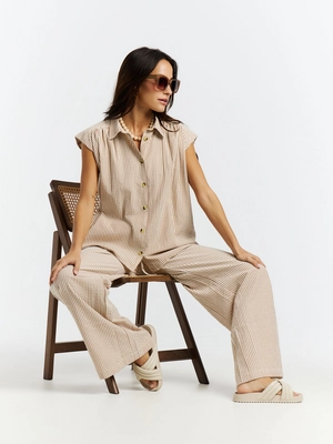 6---15661000_375_model_front-full_02