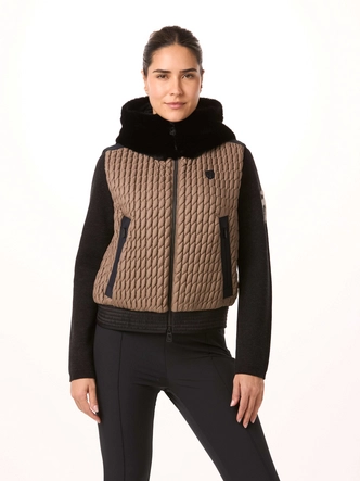 5---toni-sailer-women-ski-mid-layer-flora-habitat-model-front