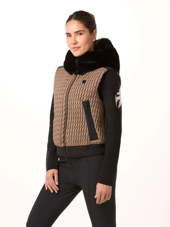 6---toni-sailer-women-ski-mid-layer-flora-habitat-model-side