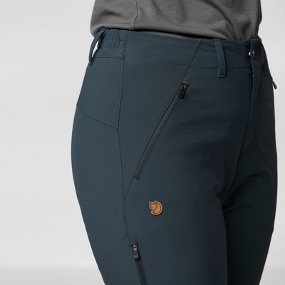 3---Abisko_Trail_Stretch_Trousers_W_87101-555_F_DETAIL_FJR