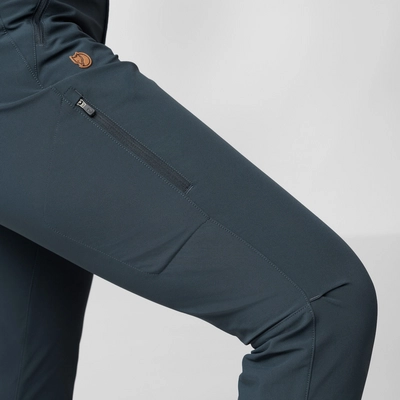 7---Abisko_Trail_Stretch_Trousers_W_87101-555_H_DETAIL_FJR