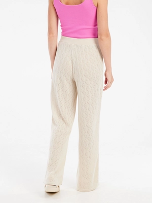 5---46651009_106_model_back-half_01