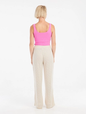 7---46651009_106_model_back-full_01