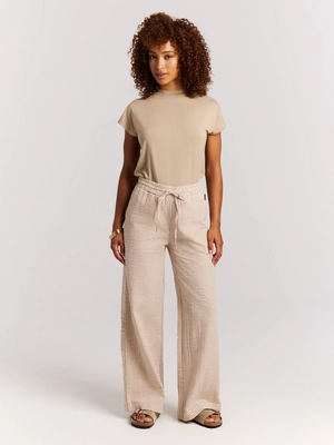 4---46661005_375_model_front-full_01