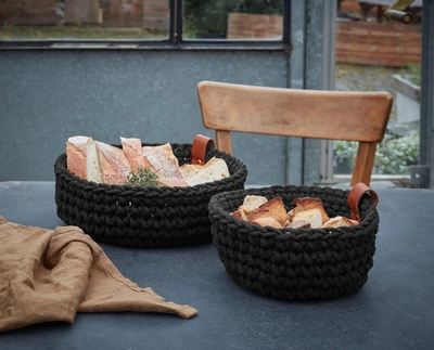 3---Haekelkorb-schwarz-Brot