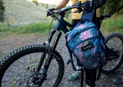 7---WOMENSSHUTTLE6L-DAYTRIPPING-10003427-DAYTRIPPING-LIFESTYLE02