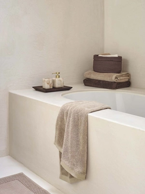 Aquanova_Rena_mandje_London_handdoeken_Ebony_tray_Blake_accessoires_Yuna_badmat (3)