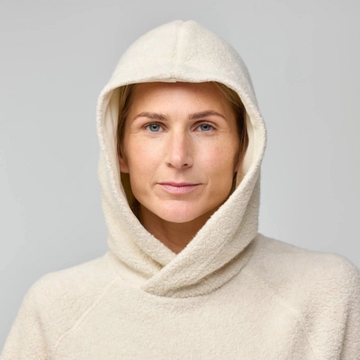3----Kaitum_Hoodie_W_14600250-113_F_MODEL_2327