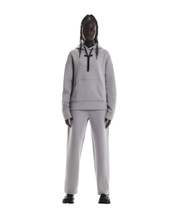2---1WF30360174-focus_tech_hoodie-fw25-lilac-w-4x5-tr-g1