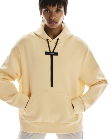 3---1WF30363537-focus_tech_hoodie-fw25-nectar-w-4x5-tr-g3