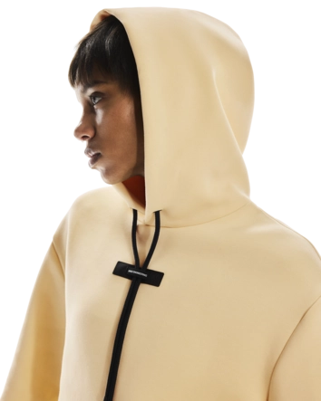 6---1WF30363537-focus_tech_hoodie-fw25-nectar-w-4x5-tr-g5
