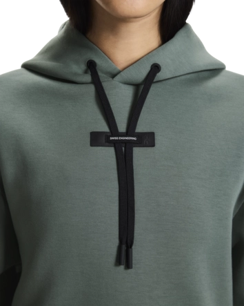 7---1WF30360153-focus_tech_hoodie-fw25-olive-w-4x5-tr-g4