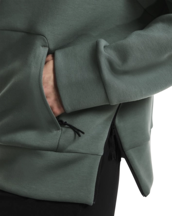 9---1WF30360153-focus_tech_hoodie-fw25-olive-w-4x5-tr-g8