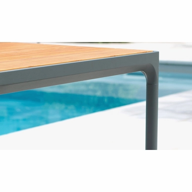 houe-four-table-2-2