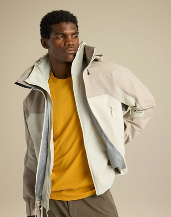 4---F26-X000011062-Beta-AR-Jacket-Rune-Sea-Salt-Fabric-Detail